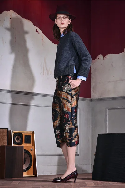 Look 12